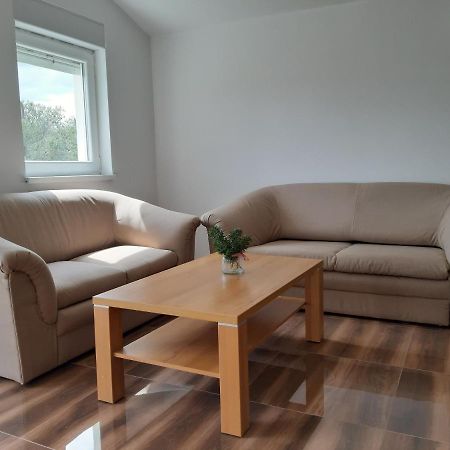 Apartments Tea And Tamara Пировац Екстериор снимка